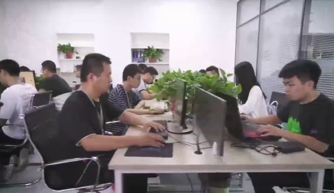 微信小程序如何做好同城本地引流？新黄金城hjc222小程序开发怎样布局